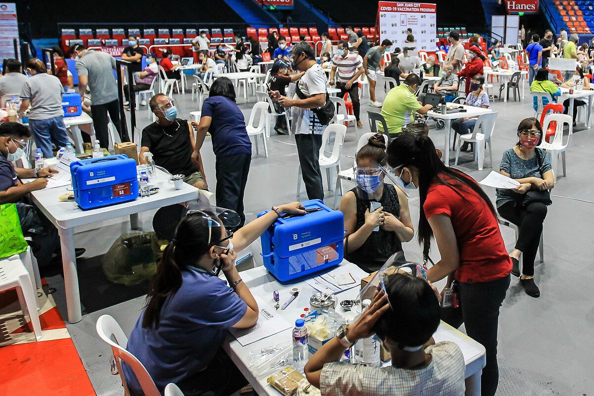 Dünyada görülmemiş uygulama: Filipinler'de aşı olmayı reddedenler hapse atılacak! 5
