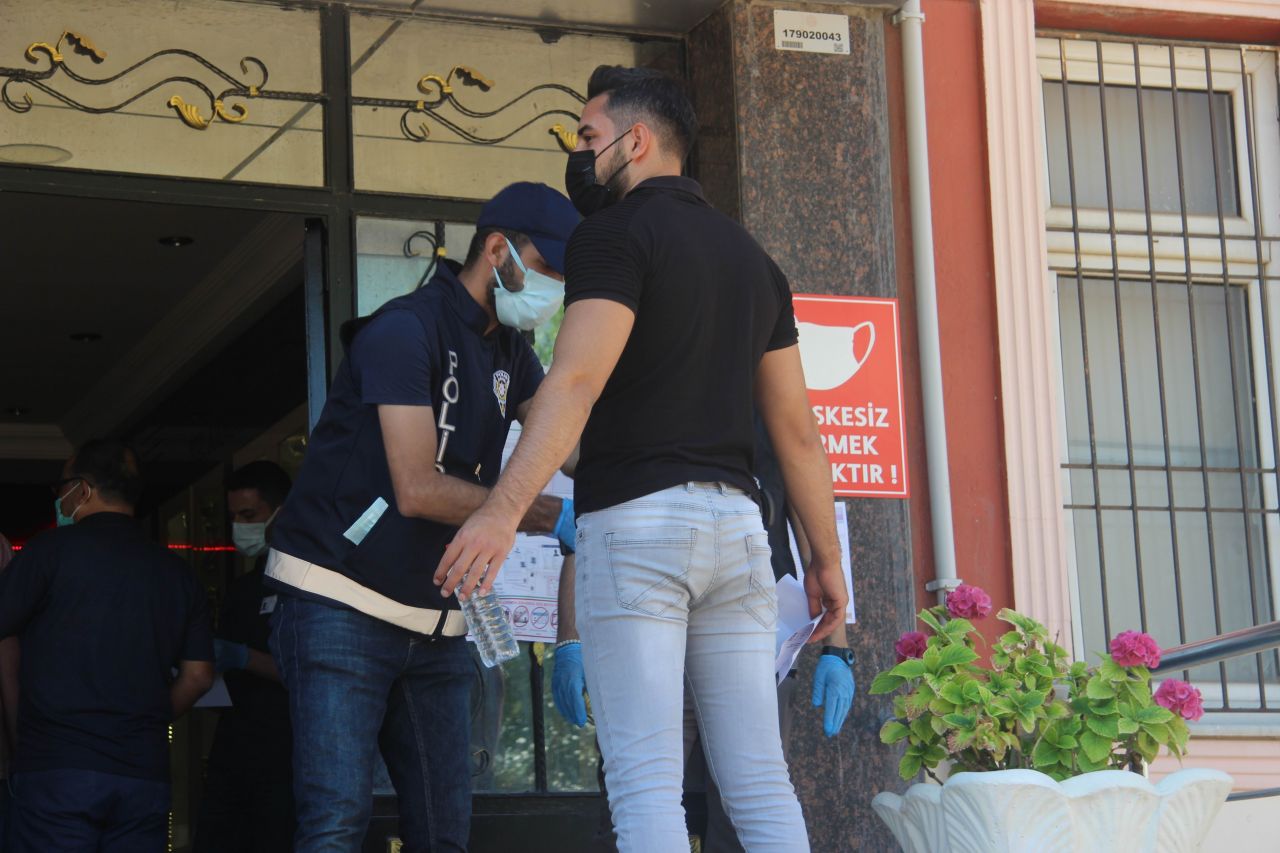 YKS öncesi yurttan manzaralar... Sınava yetişebilmek için zamanla yarıştılar 19