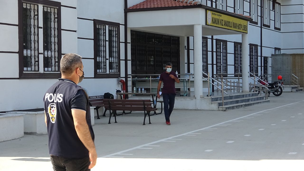 YKS öncesi yurttan manzaralar... Sınava yetişebilmek için zamanla yarıştılar 6