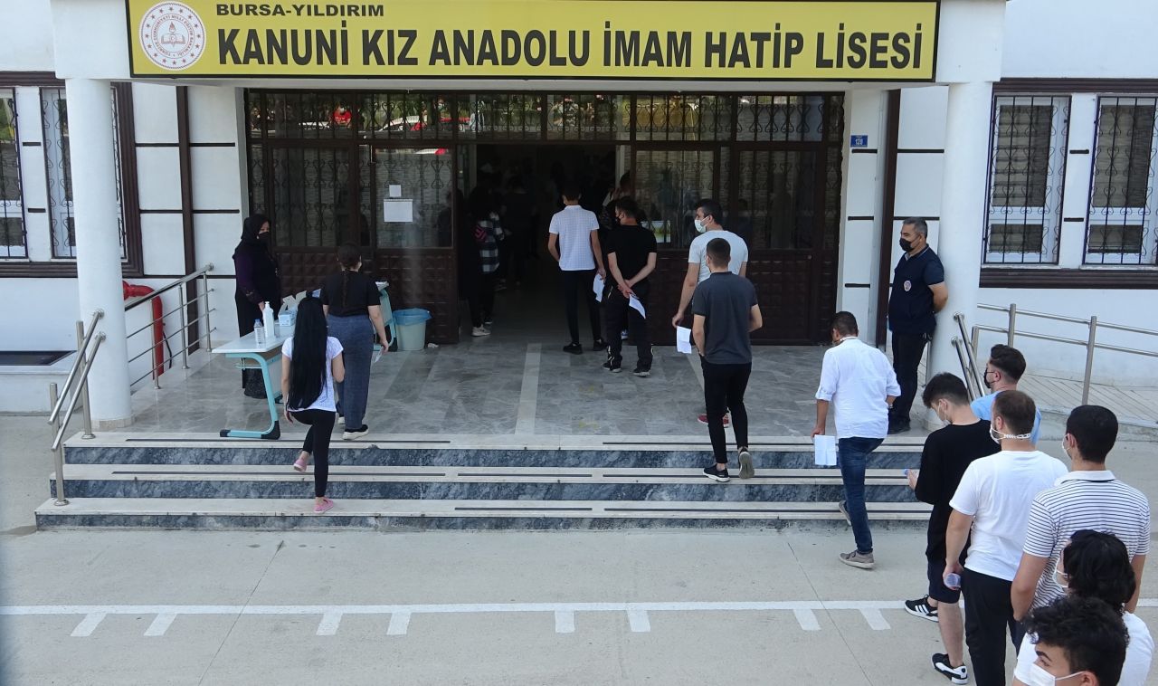 YKS öncesi yurttan manzaralar... Sınava yetişebilmek için zamanla yarıştılar 8