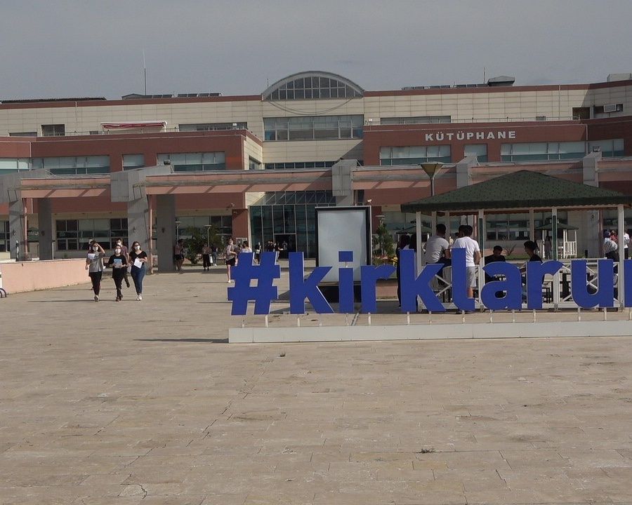 YKS öncesi yurttan manzaralar... Sınava yetişebilmek için zamanla yarıştılar 20