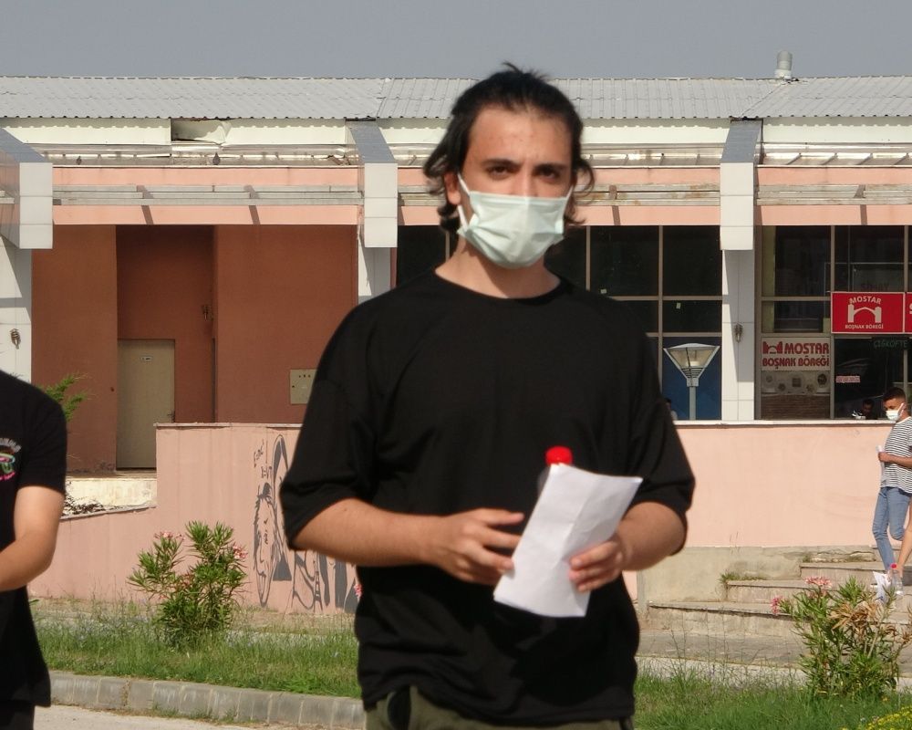 YKS öncesi yurttan manzaralar... Sınava yetişebilmek için zamanla yarıştılar 23