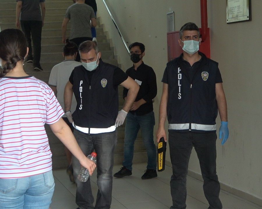 YKS öncesi yurttan manzaralar... Sınava yetişebilmek için zamanla yarıştılar 24