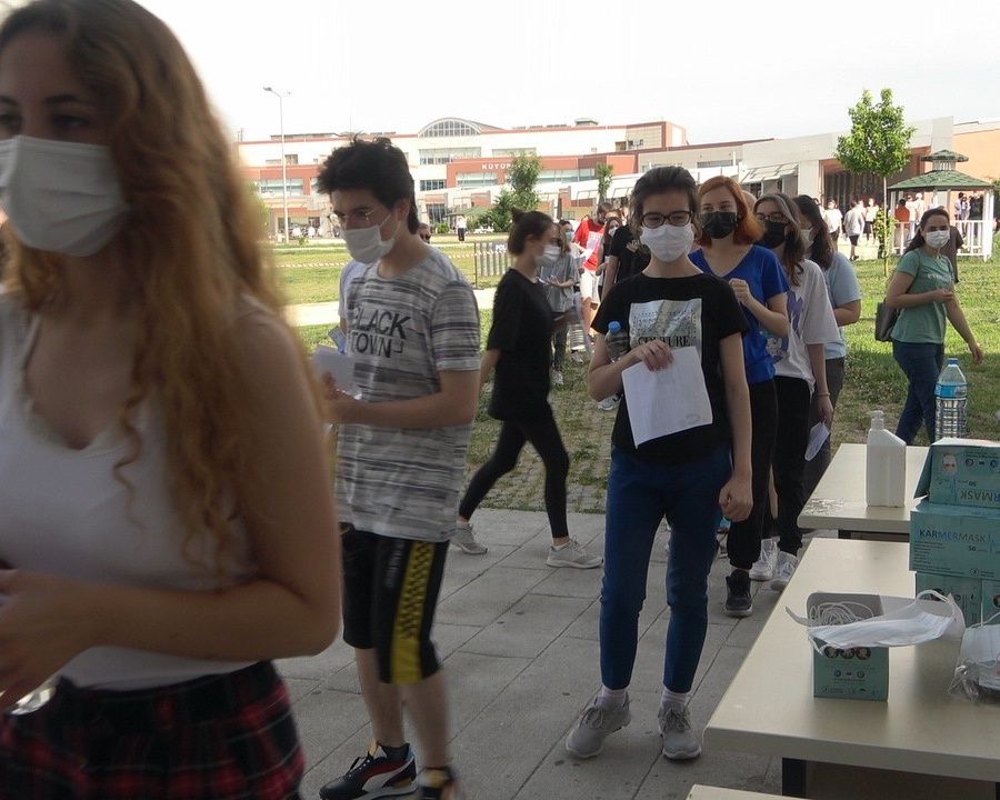 YKS öncesi yurttan manzaralar... Sınava yetişebilmek için zamanla yarıştılar 25