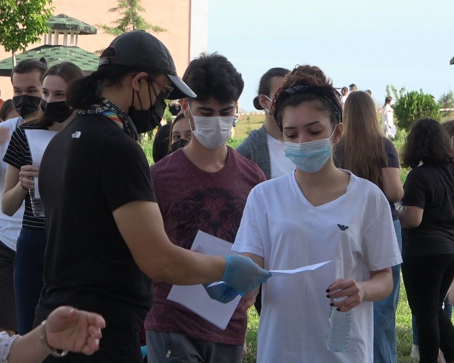 YKS öncesi yurttan manzaralar... Sınava yetişebilmek için zamanla yarıştılar 26