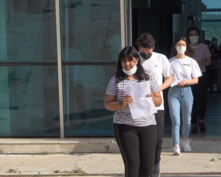 YKS öncesi yurttan manzaralar... Sınava yetişebilmek için zamanla yarıştılar 27