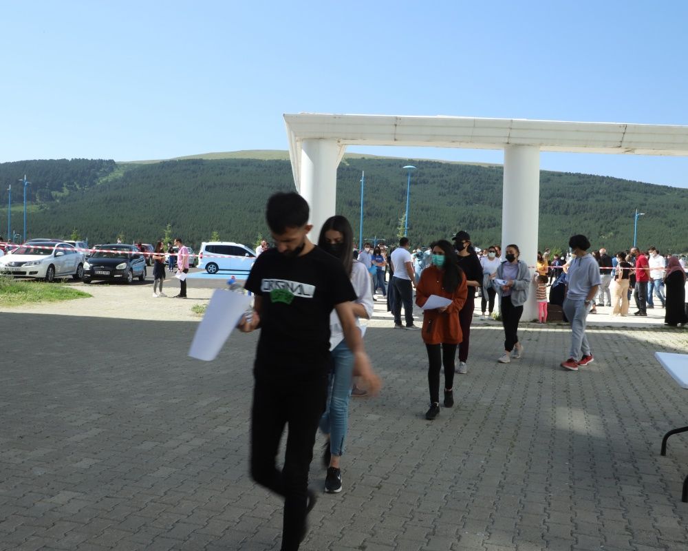 YKS öncesi yurttan manzaralar... Sınava yetişebilmek için zamanla yarıştılar 32