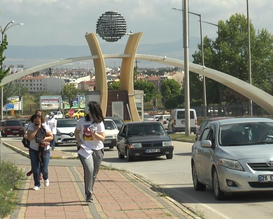 YKS öncesi yurttan manzaralar... Sınava yetişebilmek için zamanla yarıştılar 38