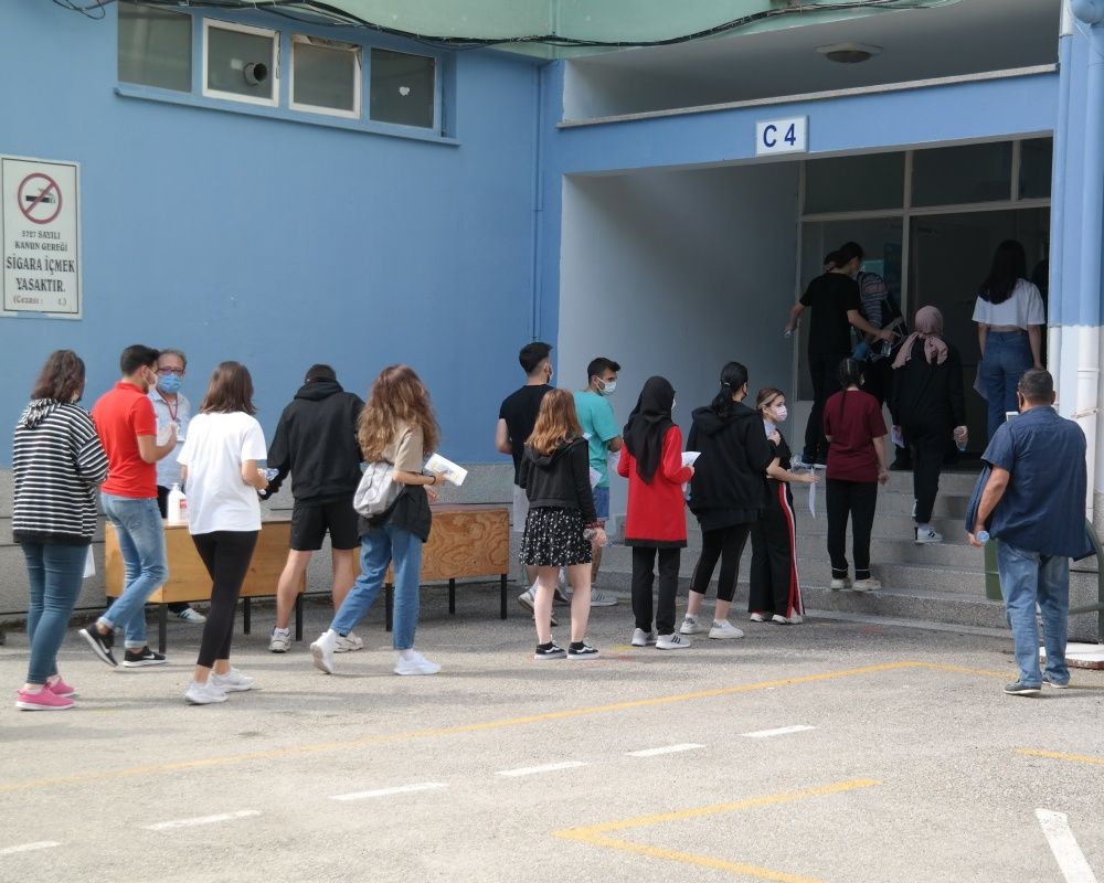 YKS öncesi yurttan manzaralar... Sınava yetişebilmek için zamanla yarıştılar 45