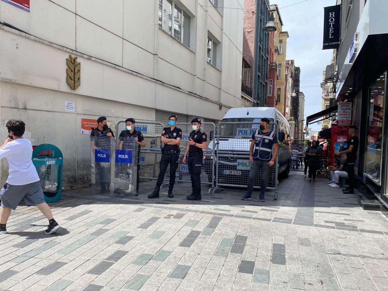 İstiklal Caddesi giriş ve çıkışları kapatıldı: SuperHaber olay yerinde! 4