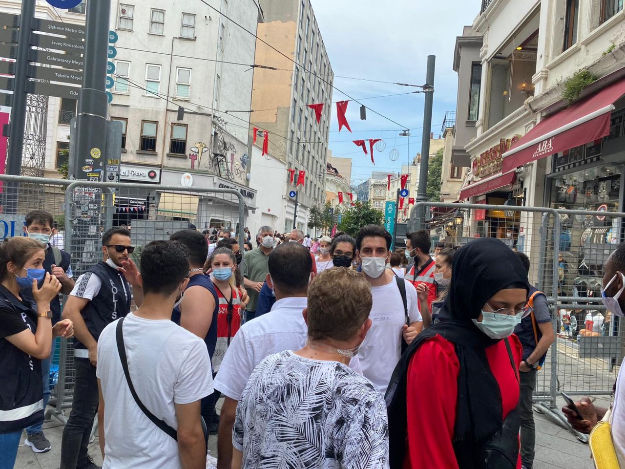 İstiklal Caddesi giriş ve çıkışları kapatıldı: SuperHaber olay yerinde! 14