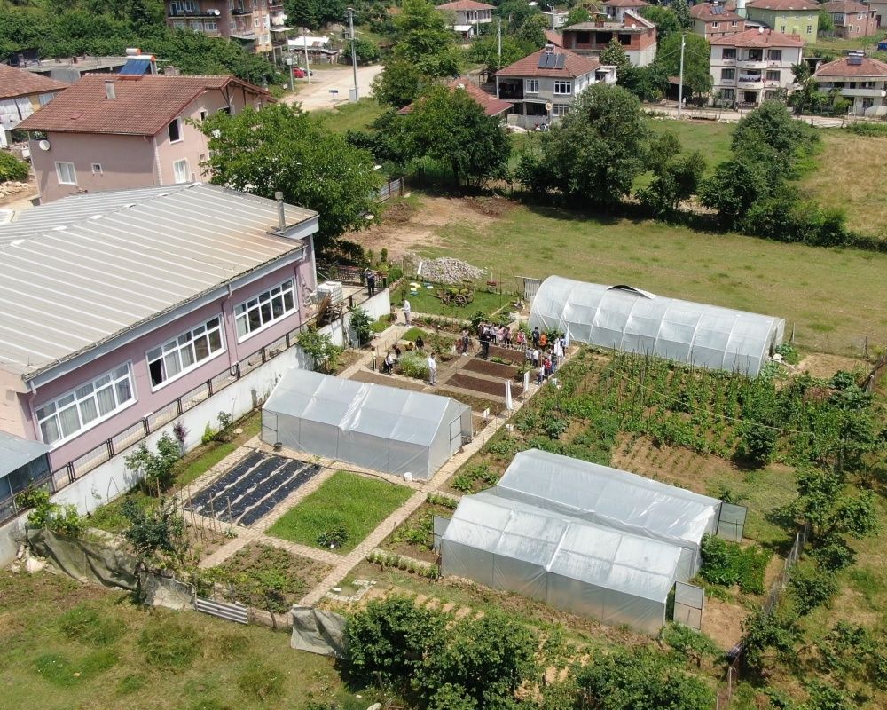 Daha önce hiç böylesini görmediniz... Kocaeli’deki köy okulu şaşırtıyor 20