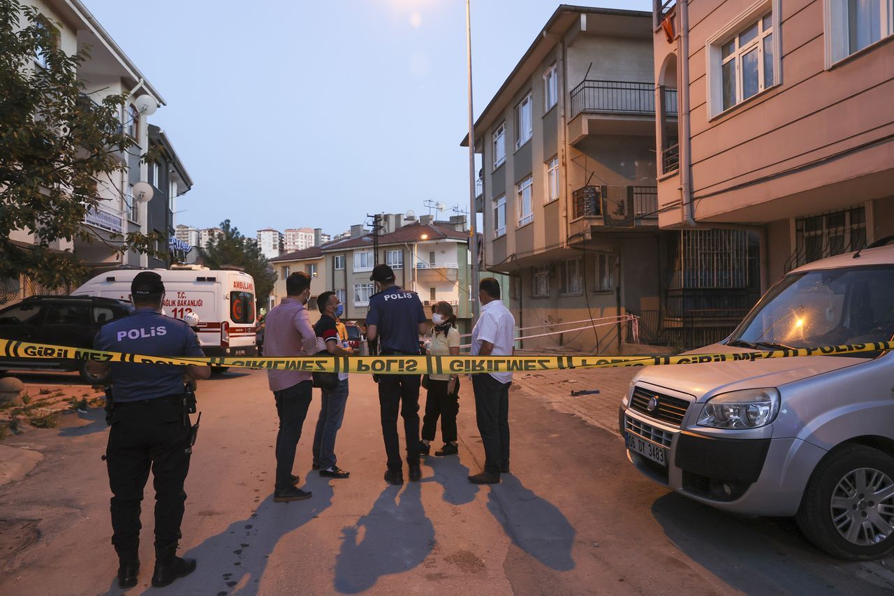 Ankara’da binanın temeli kaydı! 5 bina boşaltıldı 3