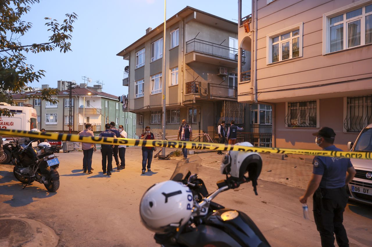 Ankara’da binanın temeli kaydı! 5 bina boşaltıldı 5