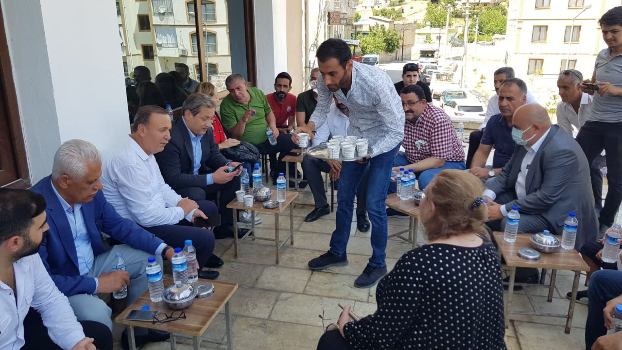 Burak Elmas, Siirt'teki Veysel Karani Türbesi'nde dua edip kurban kesti 4