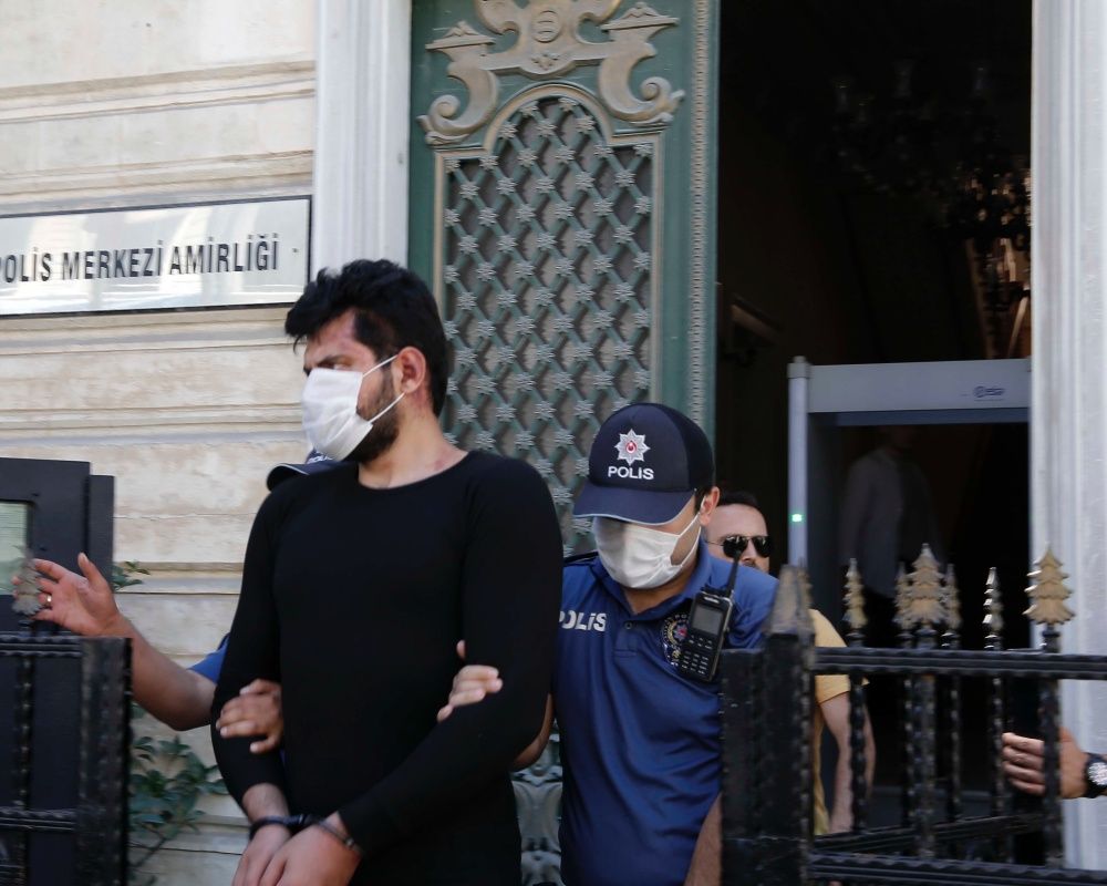 Beyoğlu'nda olaylı gece! Ayşegül Çınar'ın sevgilisi Furkan Çalıkoğlu'nun ifadesi ortaya çıktı 24