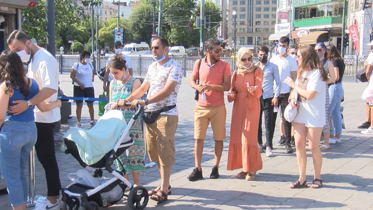 İstanbul'da kısıtlamasız ilk pazar gününden manzaralar 8
