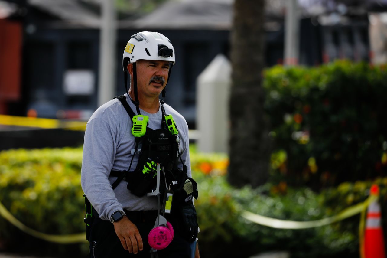 Miami'de çöken binada ölenlerin sayısı 27'ye yükseldi! 118 kişi halen enkaz altında 4