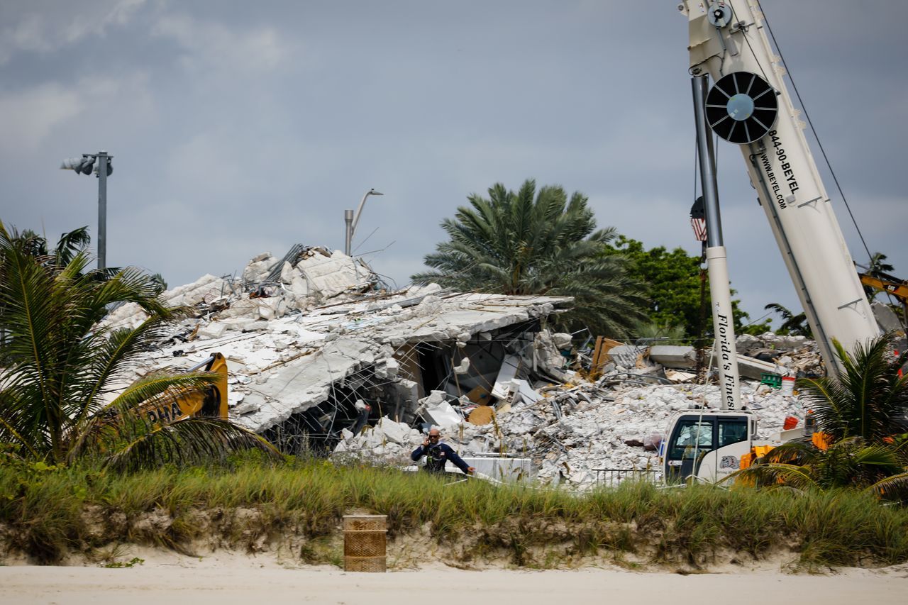 Miami'de çöken binada ölenlerin sayısı 27'ye yükseldi! 118 kişi halen enkaz altında 6