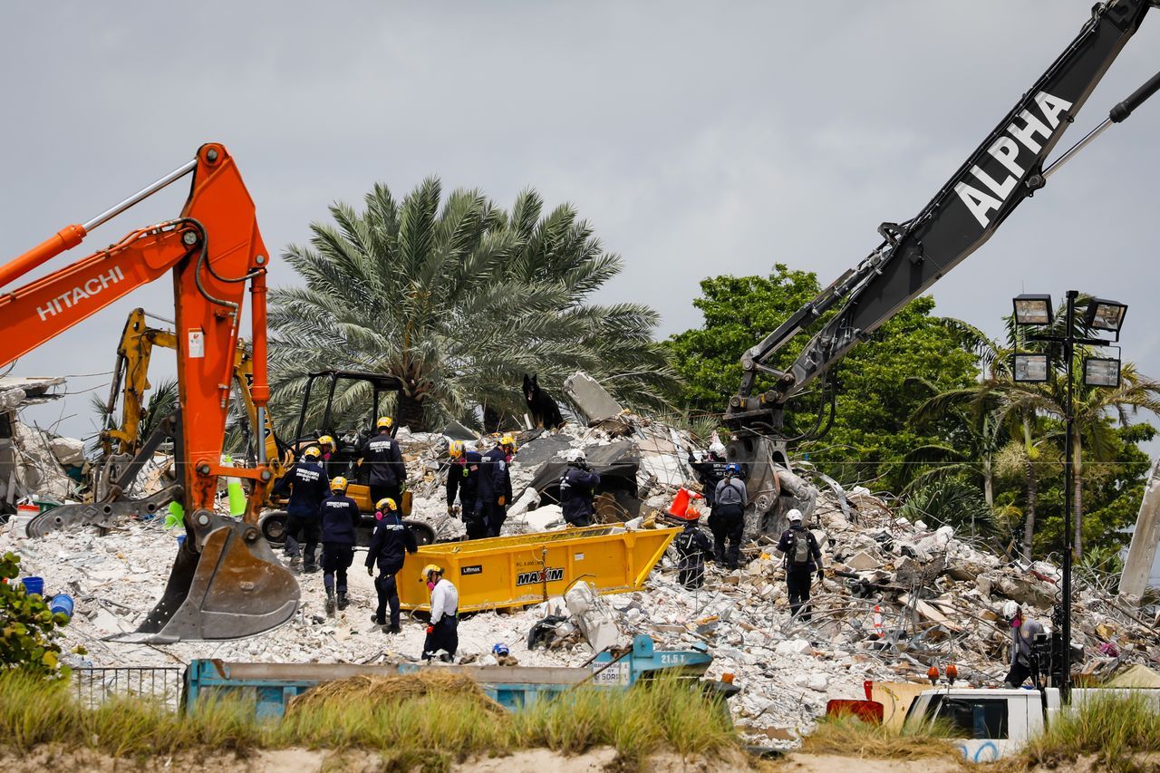 Miami'de çöken binada ölenlerin sayısı 27'ye yükseldi! 118 kişi halen enkaz altında 7