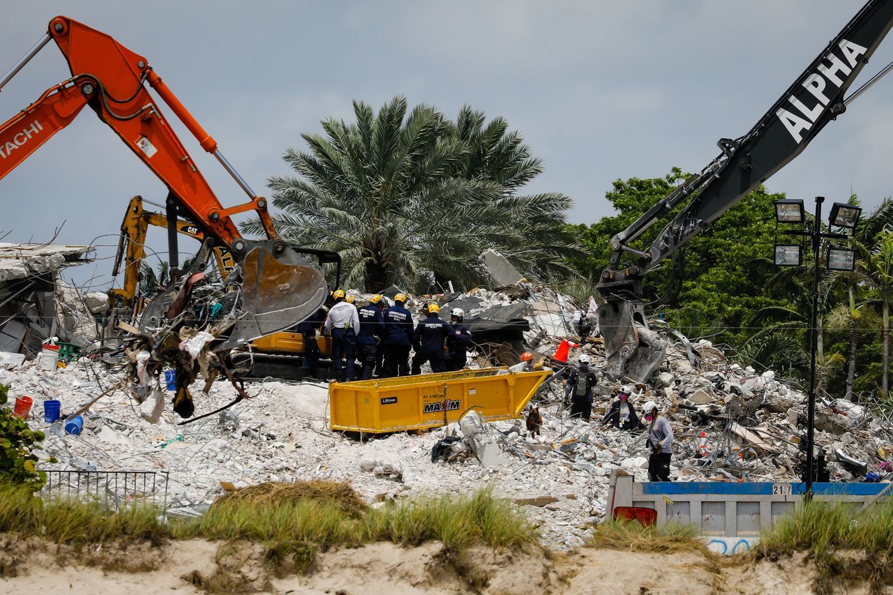 Miami'de çöken binada ölenlerin sayısı 27'ye yükseldi! 118 kişi halen enkaz altında 8