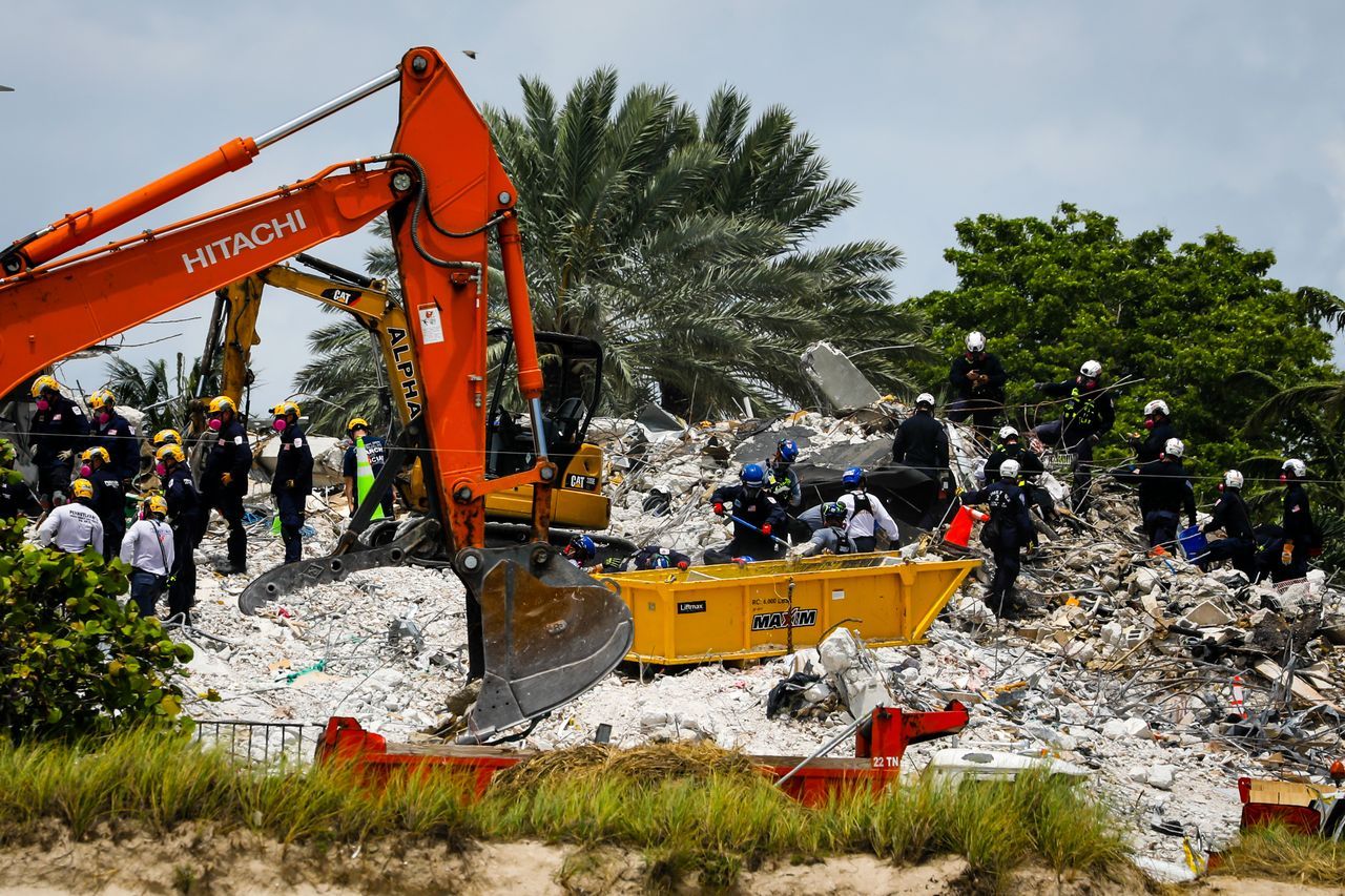 Miami'de çöken binada ölenlerin sayısı 27'ye yükseldi! 118 kişi halen enkaz altında 15