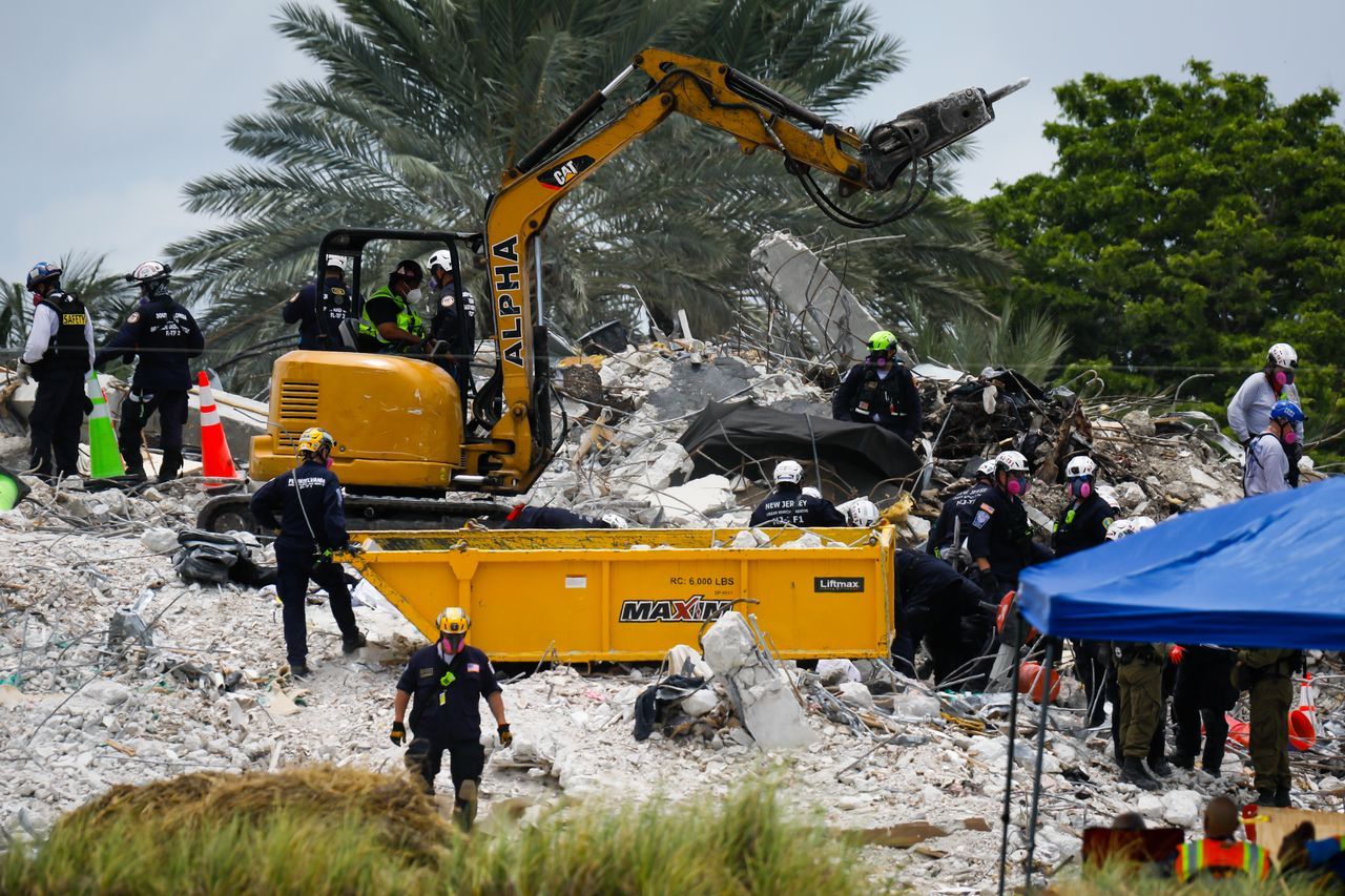 Miami'de çöken binada ölenlerin sayısı 27'ye yükseldi! 118 kişi halen enkaz altında 27
