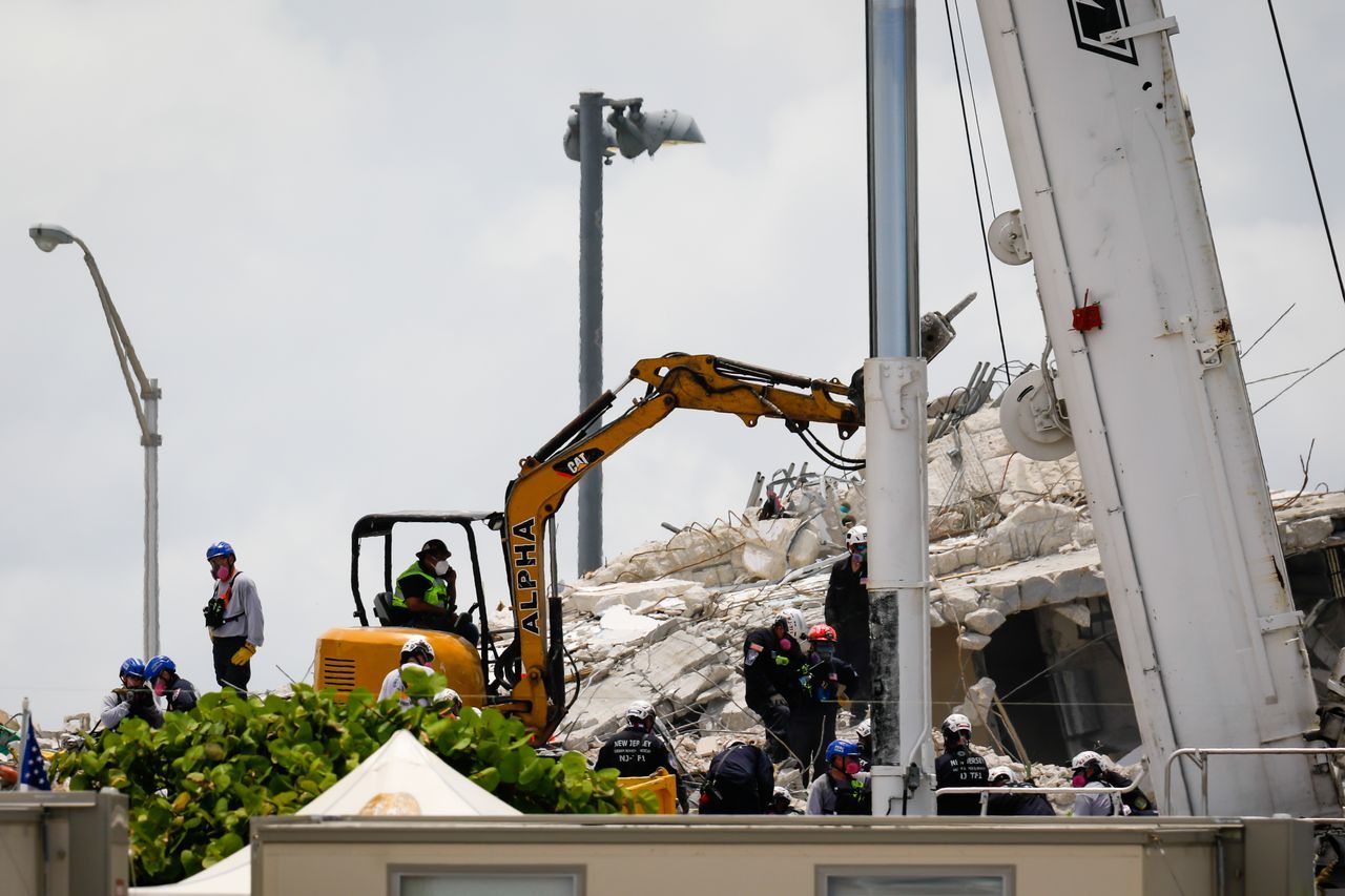 Miami'de çöken binada ölenlerin sayısı 27'ye yükseldi! 118 kişi halen enkaz altında 33