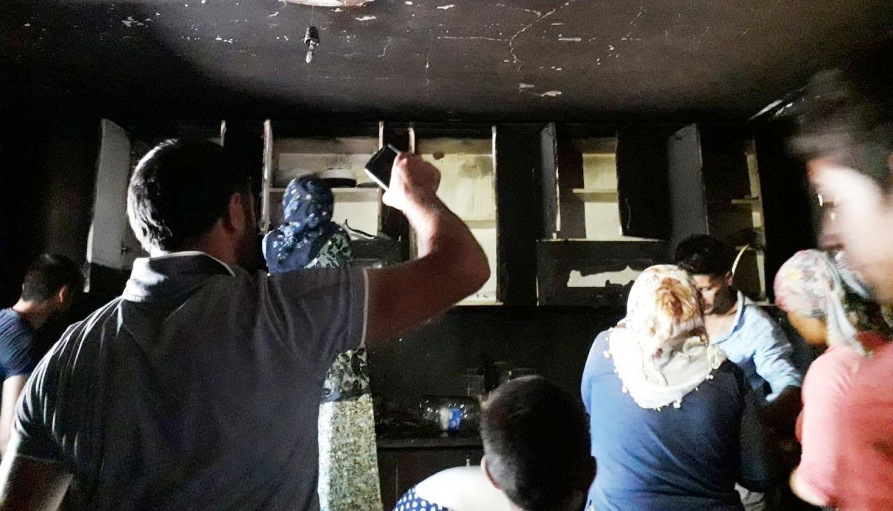 Buzdolabı bomba gibi patladı! Çocuklarını pencereden atarak kurtardı 5
