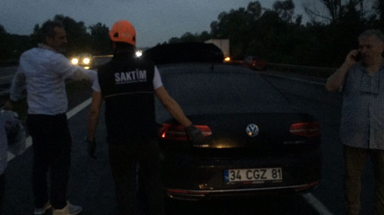 TEM’de feci kaza! 2 tır ve 5 otomobil birbirine girdi 8