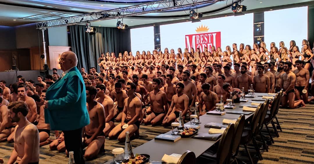 Erkek adaylar diz üstü çöktürülerek yere oturtuldu! Sosyal medya yıkıldı! İşte 34. Best Model Türkiye 2021 yarışmasındaki o görüntülerle ilgili ilk açıklama 1