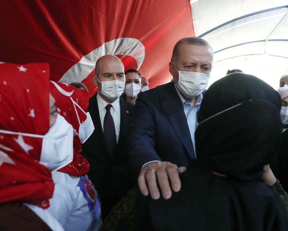 Cumhurbaşkanı Erdoğan, Diyarbakır Annelerini kaldıkları çadırda ziyaret etti 2