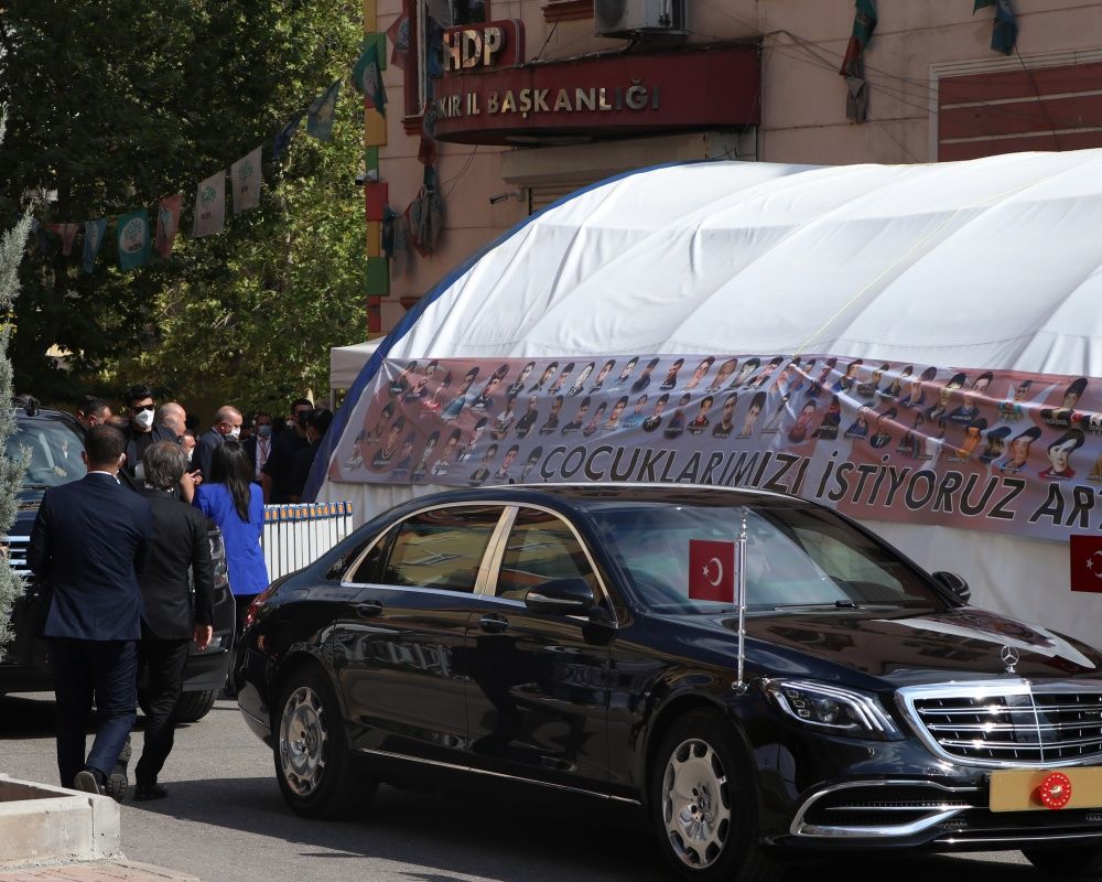 Cumhurbaşkanı Erdoğan, Diyarbakır Annelerini kaldıkları çadırda ziyaret etti 34