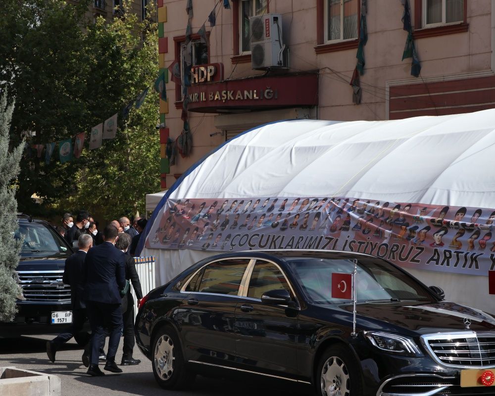 Cumhurbaşkanı Erdoğan, Diyarbakır Annelerini kaldıkları çadırda ziyaret etti 25