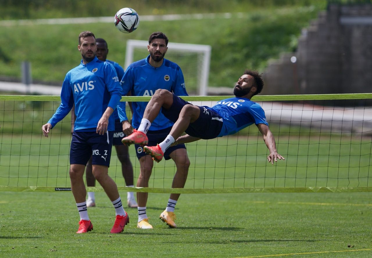 Caner Erkin'den olay küfür! Antrenmanın yayınlayan Fenerbahçe TV'de canlı yayın kazası yaşandı 9