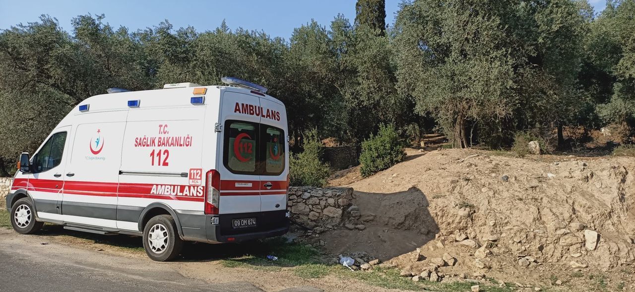 Çocuklarının gözü önünde gölete atladı! 6