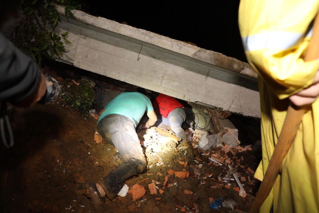 Rize'de gök yarıldı! Dereler taştı, heyelanlar oluştu, yollar kapandı 39