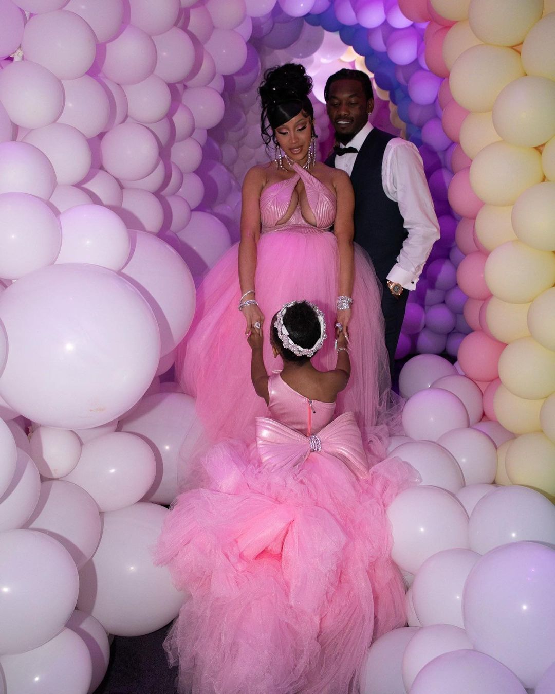 Dünyaca ünlü rap şarkıcısı Cardi B'den 3 yaşındaki kızına inanılmaz parti! Aldığı hediye servet değerinde 45