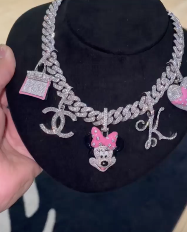 Dünyaca ünlü rap şarkıcısı Cardi B'den 3 yaşındaki kızına inanılmaz parti! Aldığı hediye servet değerinde 2