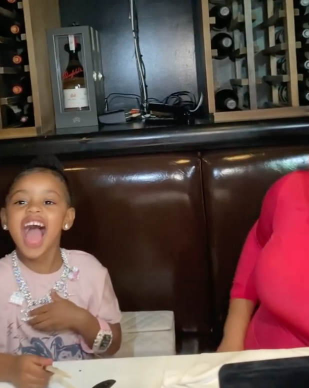 Dünyaca ünlü rap şarkıcısı Cardi B'den 3 yaşındaki kızına inanılmaz parti! Aldığı hediye servet değerinde 3