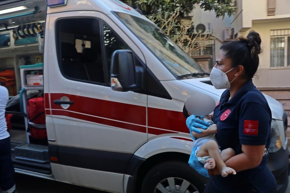 Anne evi terk etti! 4 çocuk açlıktan baygın halde bulundu! '5 yaşındaki çocuğu bile mamayla besliyordu' 3