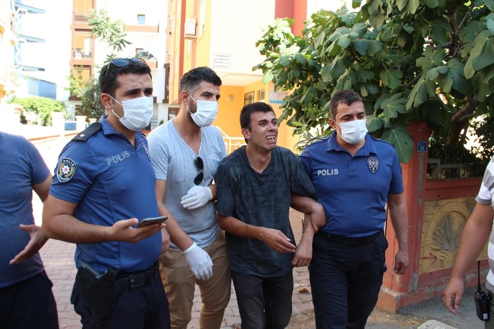 Anne evi terk etti! 4 çocuk açlıktan baygın halde bulundu! '5 yaşındaki çocuğu bile mamayla besliyordu' 14