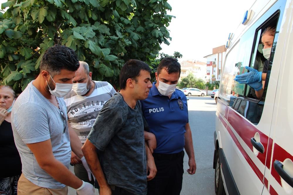 Anne evi terk etti! 4 çocuk açlıktan baygın halde bulundu! '5 yaşındaki çocuğu bile mamayla besliyordu' 15