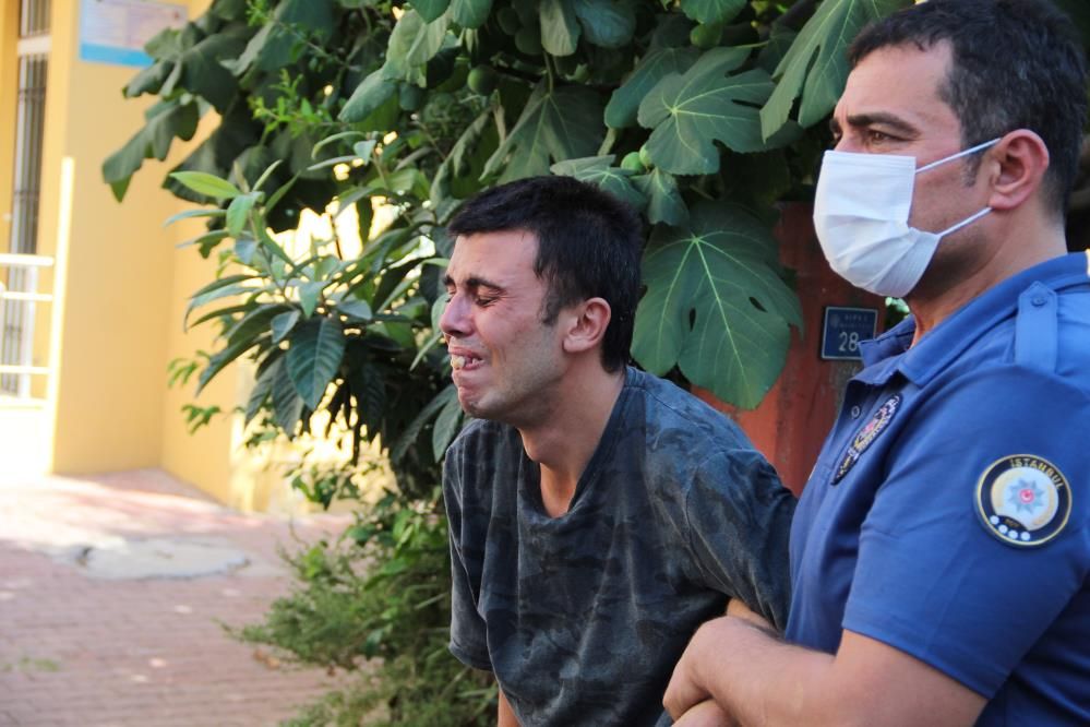 Anne evi terk etti! 4 çocuk açlıktan baygın halde bulundu! '5 yaşındaki çocuğu bile mamayla besliyordu' 18