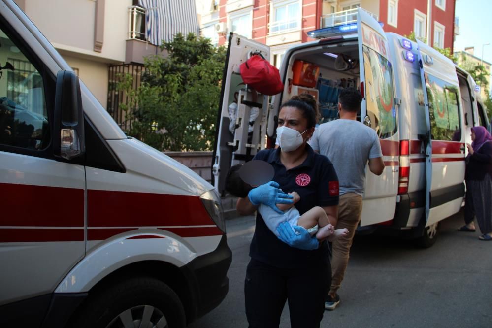 Anne evi terk etti! 4 çocuk açlıktan baygın halde bulundu! '5 yaşındaki çocuğu bile mamayla besliyordu' 23