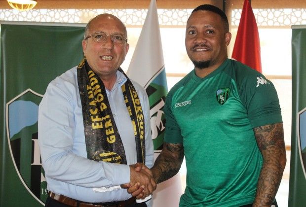 Çaykur Rizespor'un yeni transferi Lebogang Phiri, Süper Lig'in 22. Güney Afrikalısı oldu 22