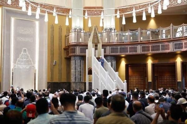 Cumhurbaşkanı Erdoğan'ın katılımıyla açılan Taksim Camii'nde ilk bayram namazı kılındı 3