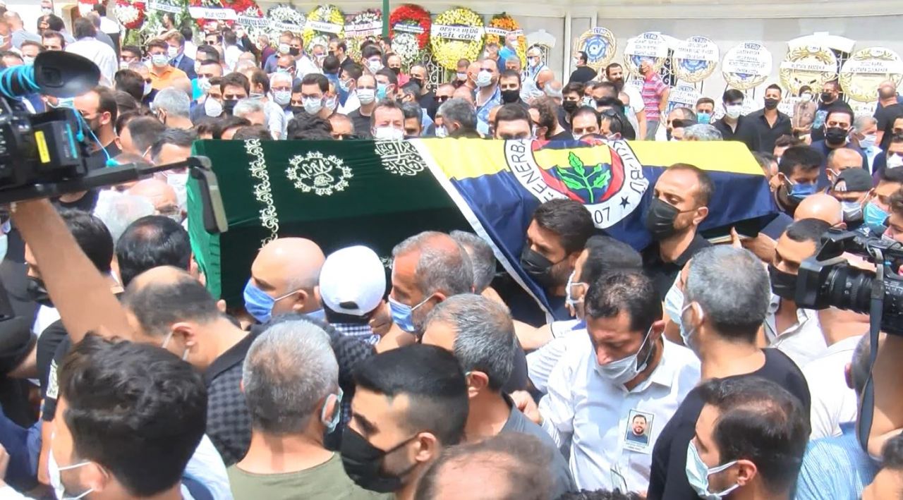Alişan’ın kardeşi Selçuk Tektaş vefatıyla sevenlerini yasa boğdu! Ölümünün ardından ünlü isimlerden yürek yakan paylaşımlar… 5