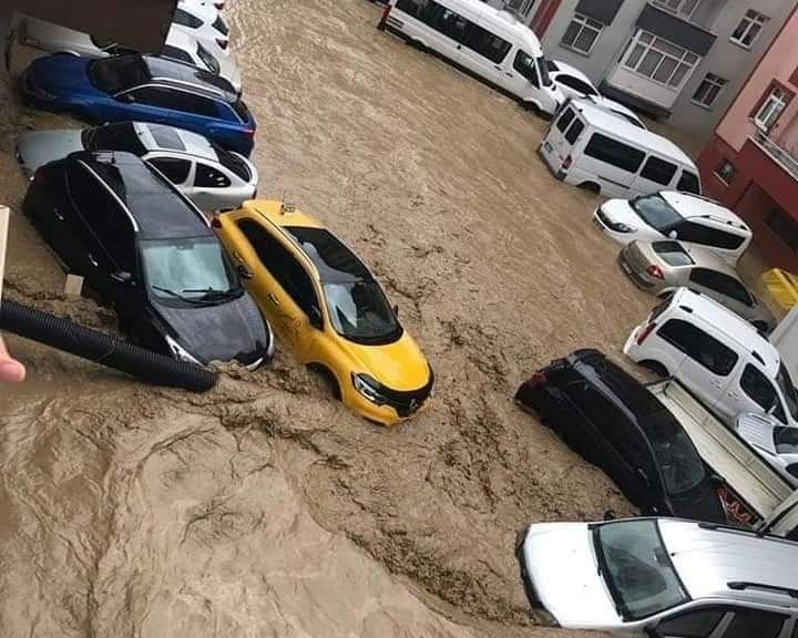Artvin'de sel seferberliği! Afetin izlerini silmeye çalışıyorlar 12