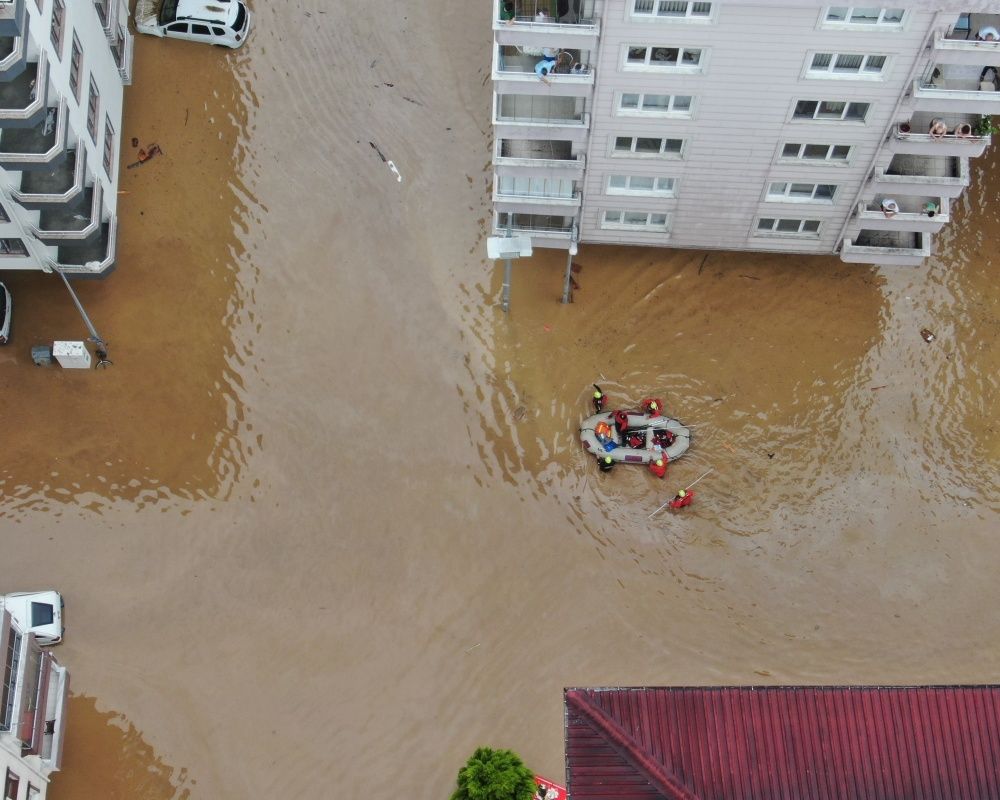 Artvin'de sel seferberliği! Afetin izlerini silmeye çalışıyorlar 28